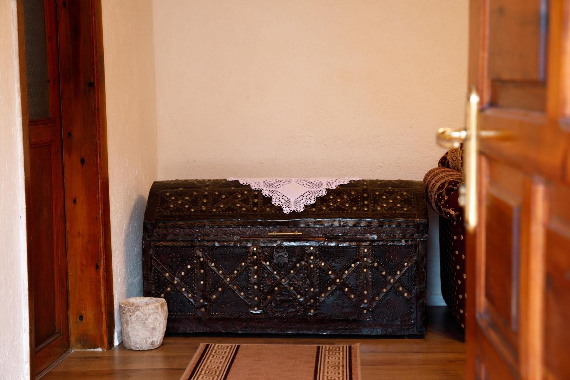 Guesthouse 1805 Gjirokastër Dış mekan fotoğraf