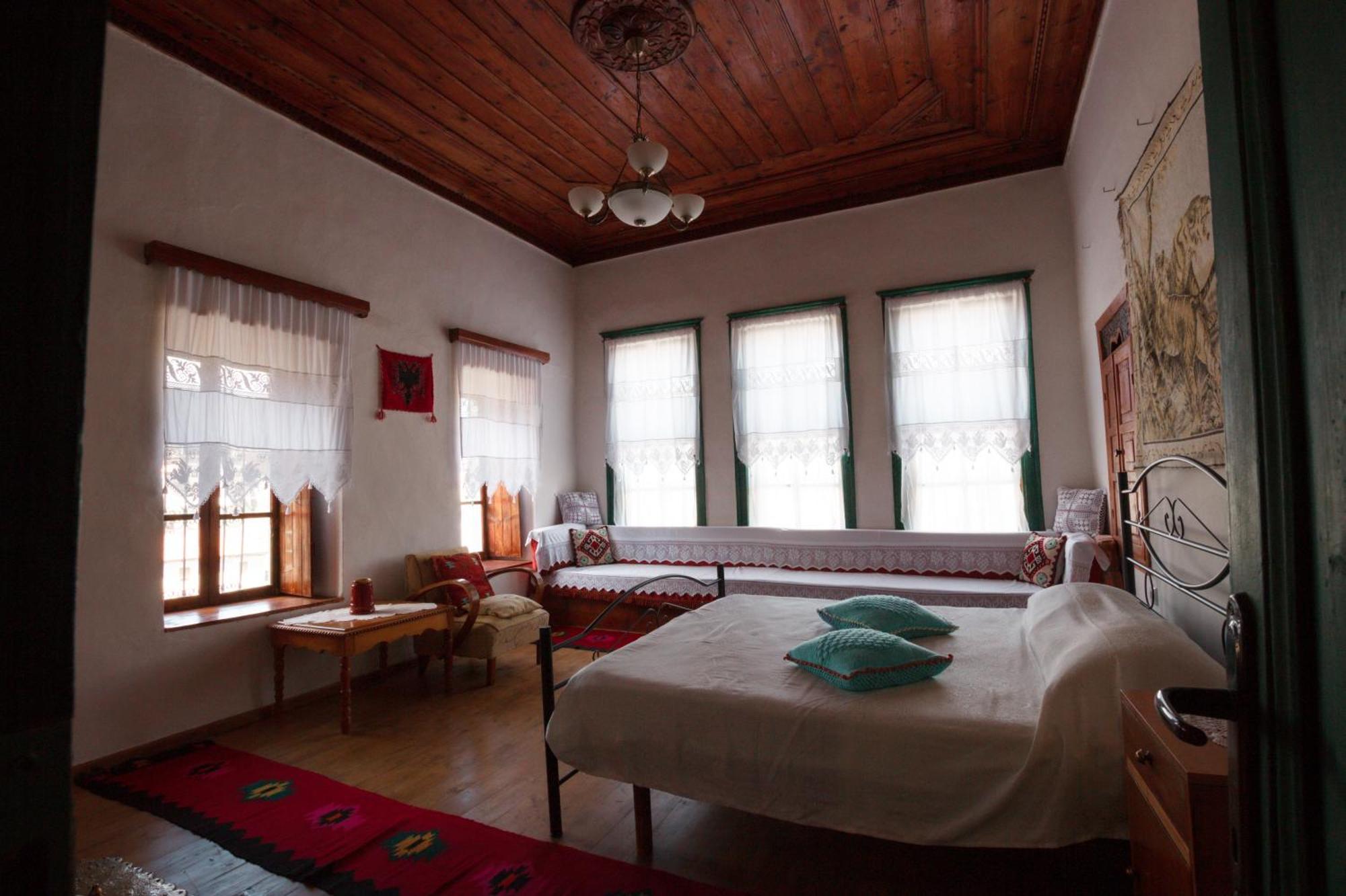 Guesthouse 1805 Gjirokastër Dış mekan fotoğraf
