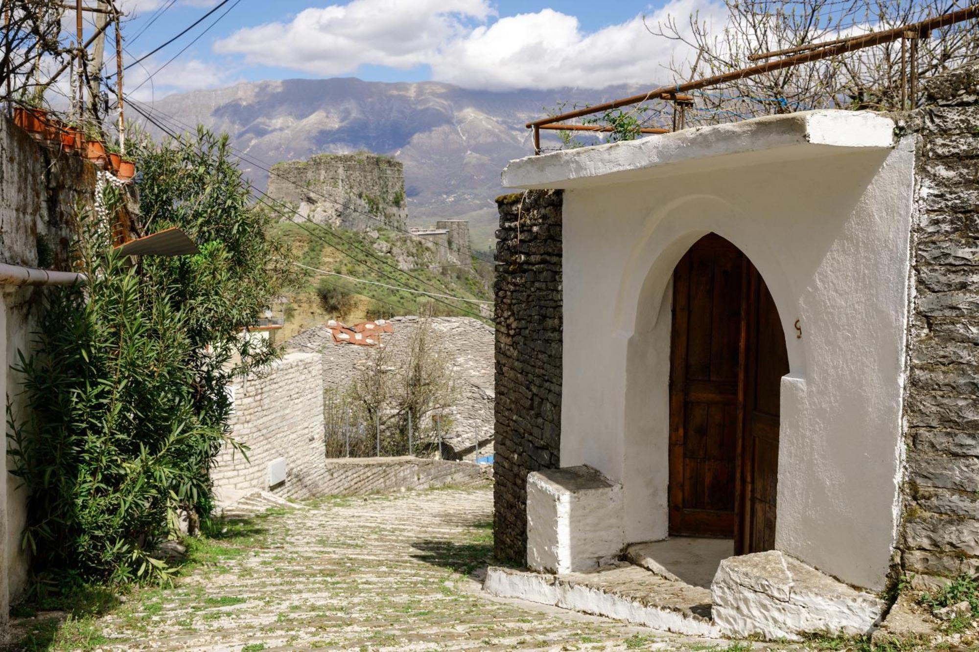 Guesthouse 1805 Gjirokastër Dış mekan fotoğraf