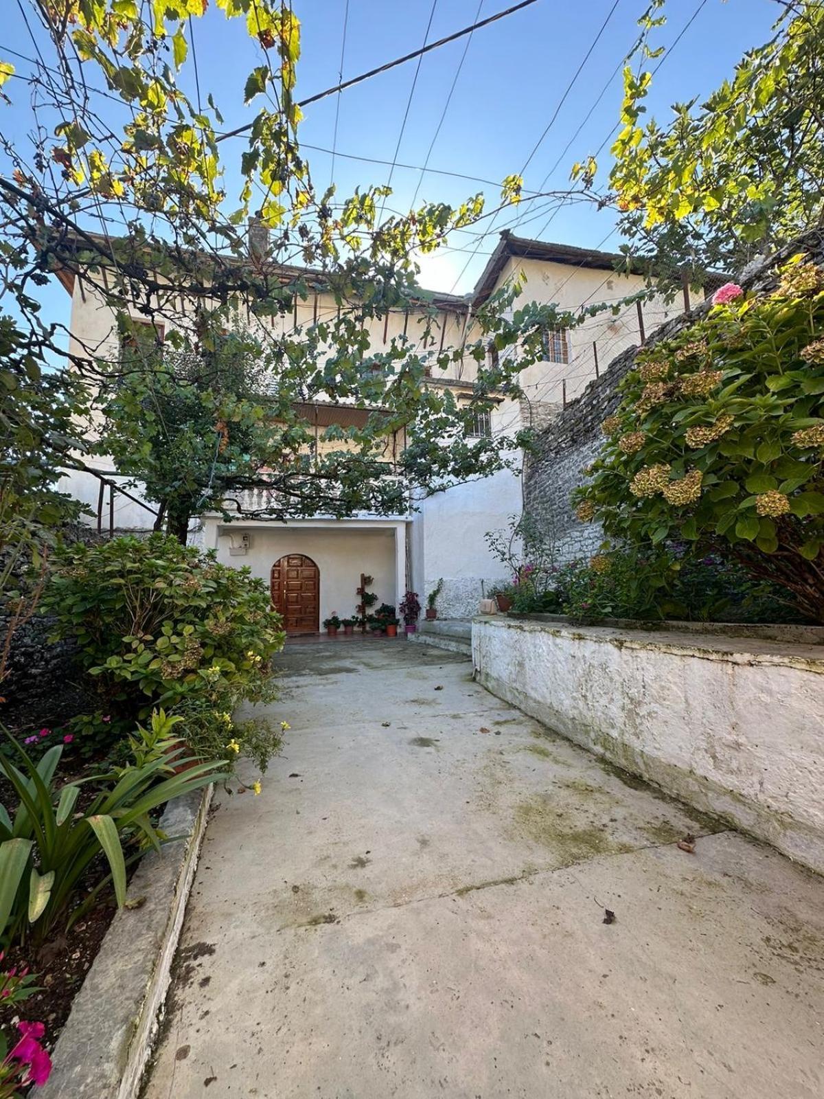 Guesthouse 1805 Gjirokastër Dış mekan fotoğraf